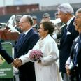 Da dronning Margrethe og prins Henrik i juni 1988 kom til Aarhus, stod byens borgmester Thorkild Simonsen og hans hustru, Edny Simonsen klar til at hilse på regentparret. Arkivfoto: Torben Stroyer