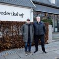 Erhvervsmanden Claus Hommelhoff (th) købte sig ind i Michelin-restauranten Frederikshøj tilbage i 2020, der hidtil har været ejet af stjernekokken Wassim Hallal. Arkivfoto: Mathilde Bech