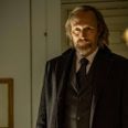 Lars Mikkelsen i rollen som finansiel frihedskæmper.