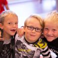 Tre elever i indskolingen i en af landets friskoler.