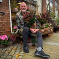 1. november er det 25 år siden, at Lars Simonsen overtog ejerskabet af Hadsten Blomster, men faktisk blev han ansat i butikken for 35 år siden. Foto: CSJ