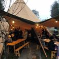 Tipi-telte danner en hyggelig ramme for de besøgende ved julemarkedet i Hårby. Billedet er fra sidste års marked. PR foto
