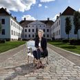 "Mit ansvarsområde udvikler sig hele tiden, arbejdsopgaverne er meget varierede, og mine 25 år på slottet har budt på mange fantastiske oplevelser," siger Birgitte Buchsti, der nu kan fejre 25 års jubilæum. Pressefoto