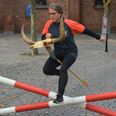 Kæphesteaktiviteter er blevet populære i Danmark - også hos Kongsvad Rideklub i Thorsager. Arkivfoto