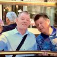 For Henrik og Torben er Toftegårdsvej mere end en adresse. Her har de deres hjem, faste rutiner og en tæt »bostedsfamilie«, hvor alle har en særlig plads. Beslutningen om at ændre rammerne for bostedet og åbne det for en ny målgruppe får deres 88-årige mor til at frygte for sønnernes fremtid. Privatfoto