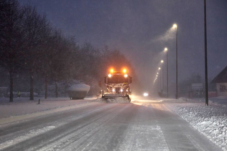 Flere aarhusianere har på de sociale medier givet deres mening til kende om kommunens indsats efter snestormen. Nu kommer afdelingslederen for vejafdelingen med sin evaluering af håndteringen.