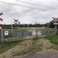 Det er på grund af denne overgang få hundrede meter fra Mårslet Station, at Letbanen skal tyfonere.