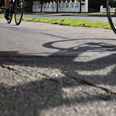 Både Cyklistforbundet og landets største idrætsorganisation, DGI, mener, at cykelstierne mange steder er alt for dårlige. De er fyldt med huller, bliver ikke vedligeholdt godt nok. En af de misligholdte cykelstier er Strandvejen i Aarhus.