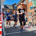 Nogle af deltagerne løb med klovnenæse til Klovneløbet i Hadsten. Foto: Hadsten Fysioterapi & Træning.