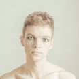 Off The Record starter efteråret 5. oktober med En Magisk Dreng. Det er testshow af en nyskreven musical om at vokse op i præstegården i en lille jysk by – som homoseksuel. Pressefoto