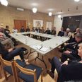 I omegnen af 25 deltagere deltog i borgermødet i Rodskov Forsamlingshus. Pressefoto