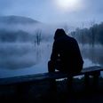 25-årig blev i den grad efterladt alene på en bænk efter date. Genrefoto: Adobe Stock