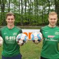 Fra v.: Anfører Niklas Mathiesen og Sebastian Stær viste flaget med to mål hver Kristi Himmelfartsdag. Kulturen i Vivild er så stærk, at de sikkert fortsætter stillen søndag klokken 13. Foto: Team Vivild v. Kurt Enevoldsen