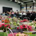 Lokale ildsjæle blev belønnet med blomster og gaver samt ikke mindst en koncert med Nicklas Sahl. Privatfoto