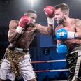 Lolenga Mock (til venstre) i kamp mod Roman Shkarupa fra Ukraine til Danish Fight Night i oktober 2017. Lolenga vandt på point. Foto: ritzau/Jakob Jørgensen