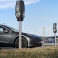 Energikæmpen Norlys har de senere år investeret milliarder i et offentligt ladenetværk. Det andelsejede selskab har i dag ca. 6.500 ladeudtag spredt ud over landet. Foto: Norlys/PR