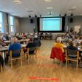 Generalforsamlingen i Ørsted Kro anno 2021 bliver rykket udendørs på grund af coronarestriktionerne. Foto: Ørsted Kro