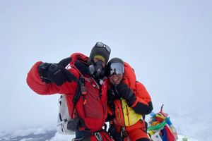 Emma Østergaard fra Højbjerg besteg 23. maj Mount Everest. Nu er hun på vej ned ad verdens højeste bjerg. I denne uges klumme giver hun en opdatering på, hvordan det gik. 