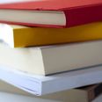 Besparelser tvinger bibliotekerne i Syddjurs til at skrotte fredag som åbningsdag, indskrænke bogbusen til kun at køre to dage og indføre ubetjent åbningstid i formiddagstimerne i Ebeltoft, Rønde og Hornslet