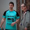 Morten Kirk Olesen og sportschef Torben Væver kan glæde sig over, at Skanderborg Håndbold også næste år spiller i 888ligaen. Foto: Ole Nielsen