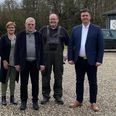 Henrik Staal (nummer to fra venstre) stopper arbejdslivet efter 21 år hos Honeycomb Cellpack A/S i Thorsø. Yderst direktør Thomas Bladt. På billedet ses også Annette Jensen (t.v.) og Bent Kjeldsen nummer to fra højre), som har været på virksomheden i henholdsvis 24 og 26 år. Indsendt foto