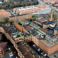 Dele af hospitalet rives ned for at gøre plads til lejligheder. Foto: Aarhus Kommune