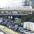 Cars in queing after police action closes the OEresund Bridge near Copenhagen on Friday, September 28, 2018. Major police action is under way. Bridges and ferries to and from Zealand closed, according to Copenhagen Police on Twitter. (Photo: Nils Meilvang / Scanpix 2018)
