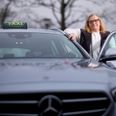 I Favrskov Kommune driver Karin Andersen Karins Taxa, som reelt er det eneste tilbageværende taxafirma i kommunen, hvor antallet af taxaer faldet fra 52 til syv . Hun mener, at udviklingen er »ravruskende gal«. Foto: Mikkel Berg Pedersen