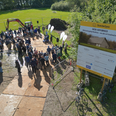 Bådhuset bliver bygget på Skimminghøj Teltplads lige ved Gudenåen og tilbyder gode faciliteter for vandrere, kanosejlere og cyklister. Dronefoto: Ronni Fjordvald Søe