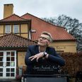 Jørgen Danielsen fortryder, at han ikke fik søgt om tilladelse til at opføre et stort orangeri ved siden af Sjette Frederiks Kro. Nu har styrelse bedt ham rive det ned, og det finder han urimeligt. Foto: Jan Dagø