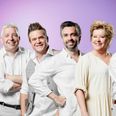 Foruden Silas Holst består det rutinerede revyhold i Nykøbing Falster Revyen 2021 af Rikke Buch Bendtsen, Mickey Pless, Rasmus Krogsgaard, Pernille Schrøder og Karsten Jansfort. - Foto: Rune Buch/Free