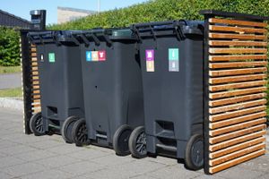 Fra 20. februar begynder Favrskov Forsyning at bringe de nye affaldsbeholdere ud, så borgerne fra 1. maj kan sortere 10 typer affald derhjemme. 