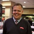 Meny-købmand Rene Povlsen opfordrer kunderne til at hjælpe med at bekæmpe butikstyveri. På det seneste har købmanden og hans personale oplevet flere tyverier, og nogle af tyvene er blevet taget på fersk gerning. Arkivfoto.