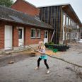 Det er ikke usædvanligt, at nedlæggelse af en mindre folkeskole i et mere tyndtbefolket område fører til, at forældre opretter en privat skole. I 2014 besluttede en forældregruppe f.eks. at oprette Kundby Friskole i Svinninge som konsekvens af kommunale besparelser på skoleområdet. Arkivfoto: Martin Lehmann/Ritzau Scanpi