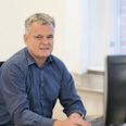 Sparekassedirektør Peter Lading Sørensen håber på, at sparekassebygningerne i Ryomgård kan sælges eller udlejes i løbet af 2021 med et lokalt formål for øje. Arkivfoto