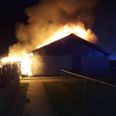 Natten til onsdag hærgede en kraftig brand en villa på Rønnevej i Frederiksværk. Foto: Frederiksborg Beredskab og Brand.