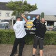 Skiltet ved parkeringspladsen ud for Frisør Gro og Mission Afrika Genbrugsbutik er blevet udskiftet