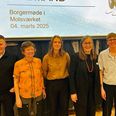 Lars Christensen fra Dagrofa, Conny Berggreen, Arnthrudur Gisladottir, Mette Foged, Lene Straarup og Mads Petersen fra MP Advokater diskuterer planerne for den nye købmand i Knebel. Foto: Lars Norman Thomsen