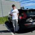 17-årige Gustav bestod sin køreprøve på trods af uheldet kort forinden. Foto: TV2 Østjylland