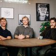 Karl Emil Halkjær, Rasmus Fischer og Karl Moth åbnede Lighthouse Burgers på Fanø tilbage i 2019. Pressefoto: Lighthouse Burgers