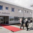 Den røde løber var rullet ud for at modtage gæsterne, der blandt andet talte repræsentanter fra Aarhus Kommune og de omkringliggende kommuner, Region Midtjylland, FOA og Aarhus’ øvrige erhvervsskoler. Foto:Jesper Voldgaard
