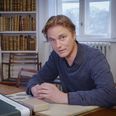 Historiker Kasper H. Andersen forsker i vikingetid og middelalder og er blandt andet kendt for sin deltagelse i DR TV's dokumentarserier Gåden om Danmarks første Konge og Gåden om Odin. Foto Moesgaard Museum