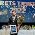 Mathias Breinholt i guldregn lige efter afgørelsen i Herning Messecenter. Foto: MCH / Tony Brøchner