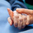 Skanderborg Kommune indfører arbejdsdragt til personale på sundheds- og omsorgsområdet. Det kræver ombygning på plejecentrene. Arkivfoto