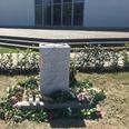 Sidste år blev der ved Viby Gymnasium rejst en mindesten for Søren Koch, som året forinden blev dræbt. Foto: Mille Winther