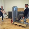 Der er masser af ting, der skal flyttes for at fylde de nye vidde rammer og ambitionerne ud, når Lene Friis og Claus Rasmussen og resten af holdet 16. marts åbner i de nye lokaler på Energivej i Auning.