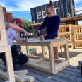 De seneste uger har Institut for X arbejdet intenst på at lave inventar til torvet. Foto: Aarhus Kommune