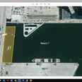 30.000 kubikmeter sand (1.500 fyldte lastbiler) læsses ned i Bassin 7 fra kajkanten på hjørnet af Pier 3 og Bernhardt Jensens Boulevard.