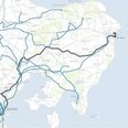 Sådan kommer ruterne for de blå busser til at se ud efter 1. april 2019. Den mørke stiplede linje er Letbanens rute. Illustration: Region Midtjylland