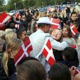 "Giv et knus," lød det igen og igen.